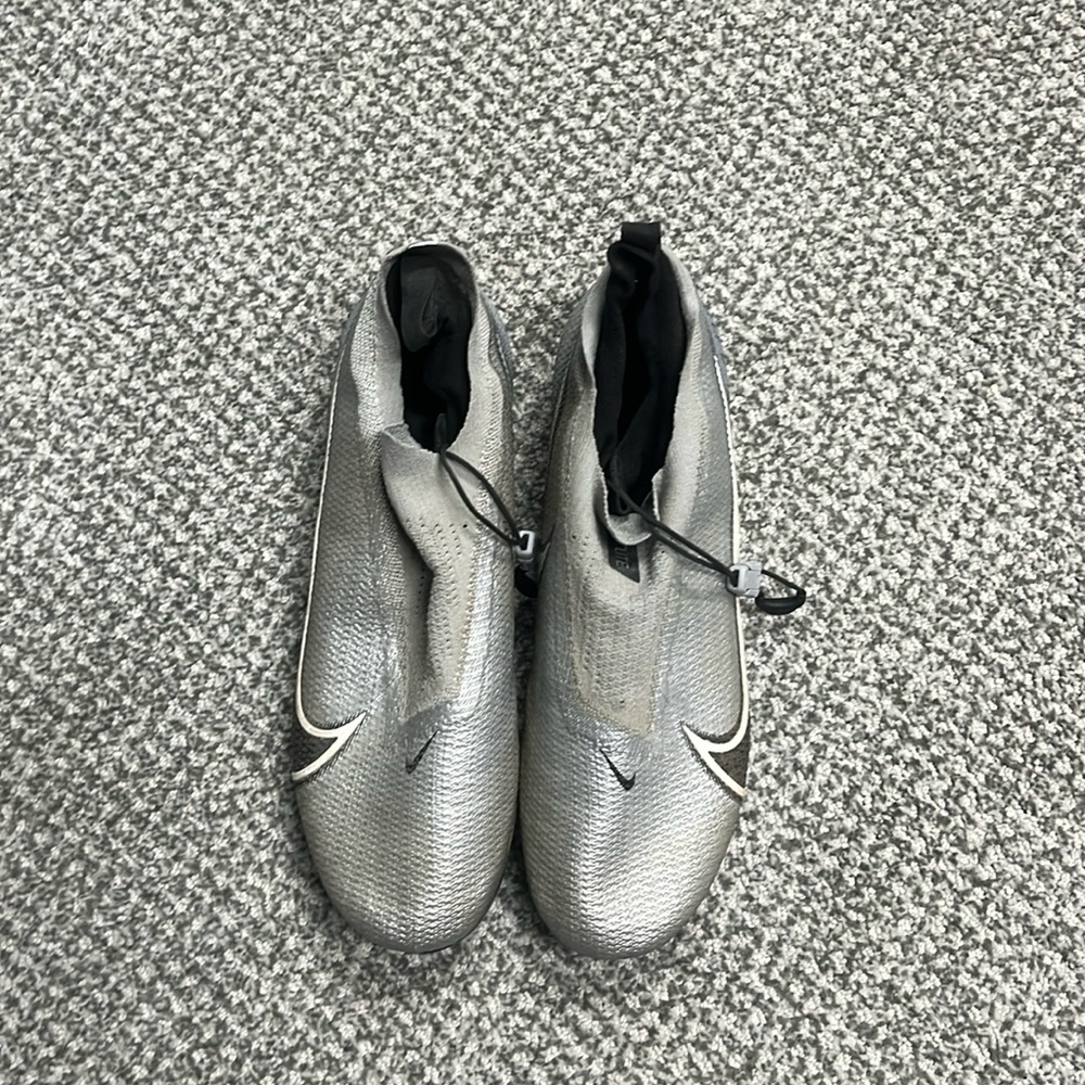 Nike vapor elite football cleats US 10.5